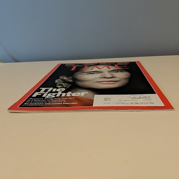 Time Magazine The Fighter January 10 2011 Burma's Aung San Suu Kyi - Picture 13 of 13